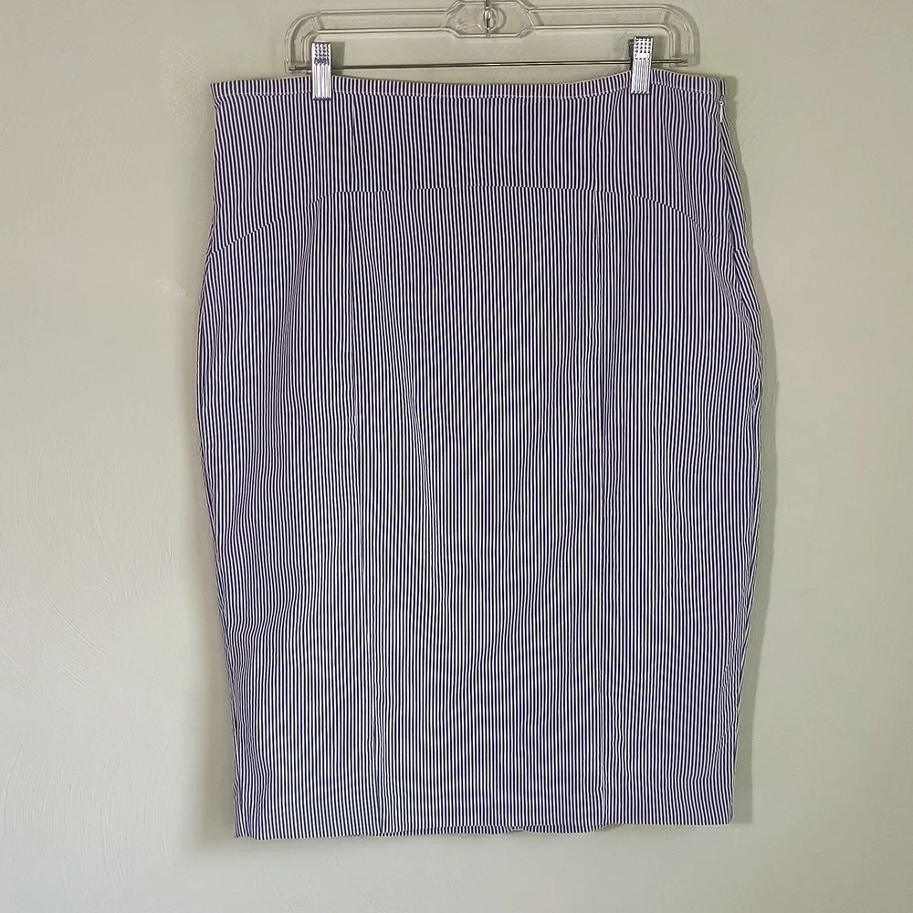 New York & Co Pencil Skirt Wmn's 18 Blue White Striped Seersucker Nautical - Picture 8 of 16